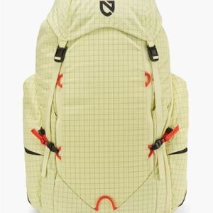 NWOT Resolve Women’s 35L Endless Promise Technical Active Daypack in Citron